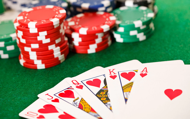 Các thuật ngũ cơ bản trong luật chơi Poker